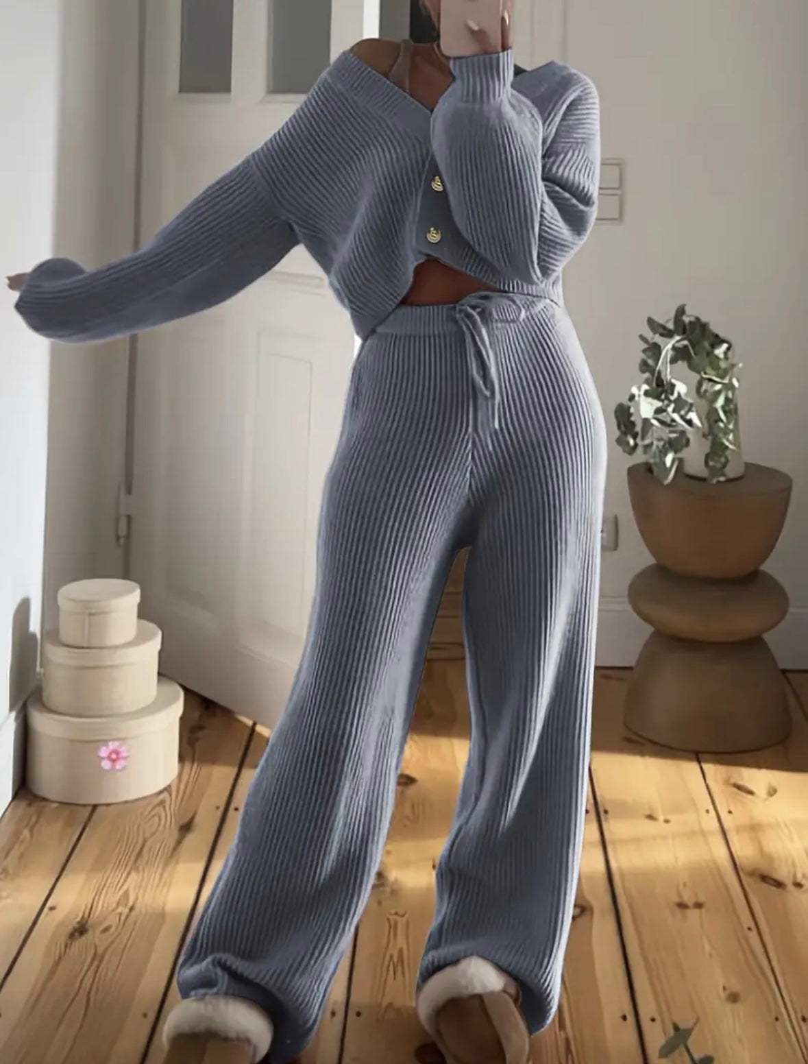 The Knitted Kitten Lounge Set